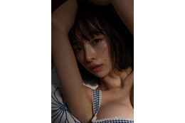 「やり過ぎたかも(笑)」華村あすか、24歳誕生日に写真集発売! 画像