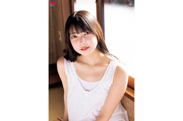 櫻坂46・大園玲、井上梨名、増本綺良がフレッシュなグラビア披露!ボム3月号表紙・巻頭特集 画像