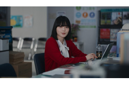 平手友梨奈、“宇宙人ヒラテ”として「クラフトボス」CMに初登場! 画像