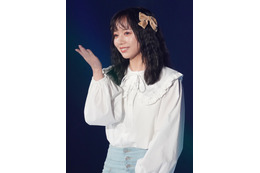 【TGC 2023 S/S】日向坂46・齊藤京子、キュートなガーリースタイルで投げキッス! 画像