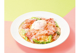 ココスに春らしさ全開のパスタ＆ハンバーグが新登場！シャキシャキ食感のアスパラが主役 画像