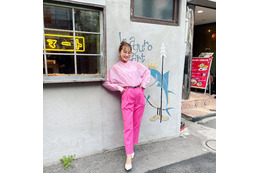 鈴木奈々、全身ピンクコーデに「超かわいい！」「服の着こなし方がオシャレ」の声 画像