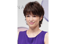 吉瀬美智子、48歳ミニスカ姿が美しすぎる 画像