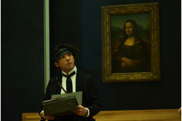 高橋一生演じる岸辺露伴がルーヴル美術館へ!名作の数々と共演した場面写真公開 画像