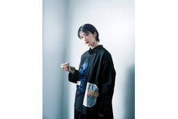若月佑美、初のフォトエッセイから収録作の一部が公開!クールなアザーカットも 画像