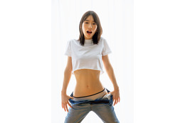 森川葵、“最初で最後”の写真集がオリコン1位獲得&重版決定!新たな美クビレカットも公開に 画像