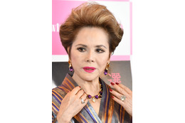 デヴィ夫人、おぎやはぎ小木は共演NG 真相語る 画像