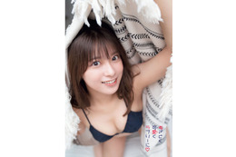 まるぴ、最強ルックス&ボディをたっぷりと!週チャンで早くも3度目のグラビア 画像