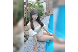 あまつまりな、今年初のプール満喫水着に「マーメイド!」の声 画像