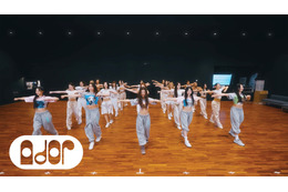 NewJeans、先行配信曲「New Jeans」Dance Practice映像が公開！流れるように変わる動線で圧巻のパフォーマンス 画像