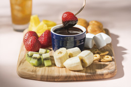GODIVA caféが新メニュー「フォンデュ ショコラ」販売!期間限定で1ドリンク付きに 画像