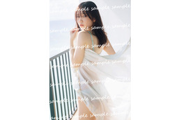カーテン越しに透けて見える美しいボディライン...乃木坂46・田村真佑の下着カットが公開 画像