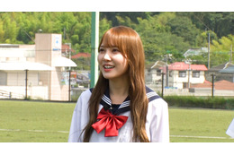 日向坂46・加藤史帆、『新しいカギ』の人気企画“学校かくれんぼ”に登場!「捕まえてみなさい!」と挑発 画像