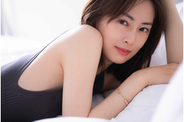 北川景⼦、デビュー20周年を記念した写真集が発売決定!表紙・収録カット・メイキング映像も解禁 画像