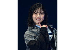 元日向坂46・渡邉美穂、バスケ部出身の実力発揮!8の字ドリブル披露 画像