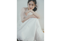 『FLASH』表紙&巻頭の福原遥、シースルーで魅せた!研ぎ澄まされた美貌 画像