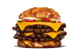 総重量約500g！バーガーキング、超大型チーズバーガー「クラウン ザ・ワンパウンダー」数量限定新発売 画像