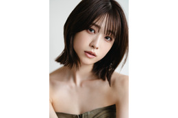 髙橋ひかる、端麗なビジュアルと抜群のプロモーション披露!グラビア誌『blt graph』で2度目の表紙に 画像