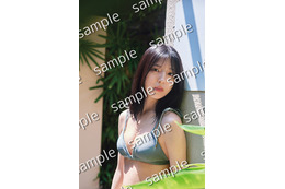 乃木坂46・早川聖来、卒業記念写真集で見せたアンニュイ水着姿 画像