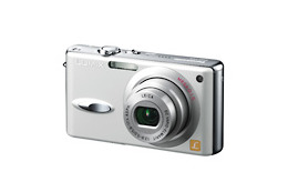 松下、手ブレ補正搭載の500万画素デジカメ「LUMIX DMC-FX8」 バッテリー寿命が「FX7」比2.5倍 画像