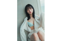 日向坂46・上村ひなの、初ランジェリーカットが解禁 画像