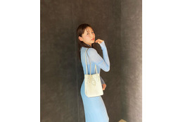 久間田琳加、美ボディライン際立つドレス姿に「女神か？」の声 画像