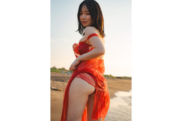 池本しおり、12月1日1st写真集発売!ヒップライン露わな大胆ポーズも 画像