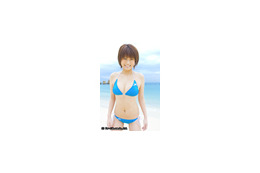 彼女がいればいつでも真夏気分! 冬の沖縄で小阪由佳がハジける 画像