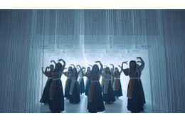 櫻坂46、展覧会「新せ界」会場で撮影した最新シングル「承認欲求」のパフォーマンス映像公開 画像