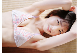 かすみ草とステラ・比賀ハルの1st写真集が本日発売!均整の取れたスタイルと鍛えられた”腹筋”に注目 画像