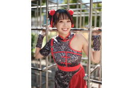 加藤夕夏、チャイナドレスのコスプレ披露!ナイスバディに美脚ちらり 画像