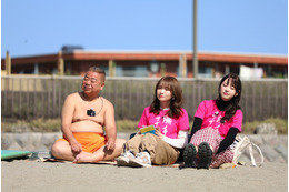 堀未央奈、出川哲朗・秋元真夏との3ショット公開！番組ロケでサザンゆかりの地へ 画像