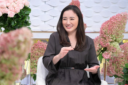 仲間由紀恵、大親友・常盤貴子とTV初共演 一緒にUFOを呼ぶ?!貴重なプライベート映像も 画像