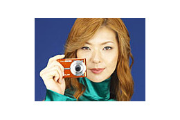 カシオ、「EXILIM CARD EX-S500」のテレビCMに元宝塚の彩輝直を起用 画像