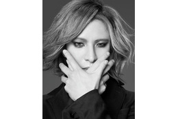 YOSHIKI、涙ながらにHEATHさんへの想いを語る「ロックに見送りたい」 画像