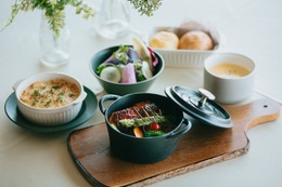 掛川グランドホテル、クリスマス限定ココットランチ&12月限定ラーメンを販売 画像