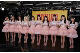 =LOVE、約7年間が詰まった衣装解説本の完成に歓喜…山本杏奈「本当に嬉しく」 画像