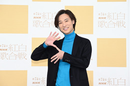 【NHK紅白】山内惠介、とにかく明るい安村ら芸人とのコラボで“生替え”を予告!?「僕も脱ぎたいなと…」 画像