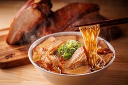 名古屋に「中華そば レンゲ」オープン!Instagramフォローで中華そばが500円に 画像
