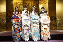 乃木坂46、メンバー8人が乃木神社で成人式! 画像