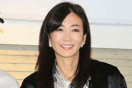 中島史恵、55歳で貝殻ビキニに挑戦! 画像