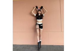 原かれん、骨格ストレート際立つ“腹ちらセットアップ”でUSJを満喫! 画像