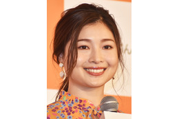 「美人姉妹すぎる」 土屋炎伽、妹・太鳳とのツーショット写真を公開 画像