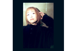 生駒里奈「髪切った!」、派手色×ショートカットに絶賛の声 画像