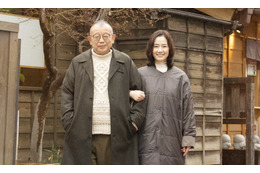笑福亭鶴瓶、初共演の原田知世と夫婦役に挑戦!実話を題材にした感動作『35年目のラブレター』 画像