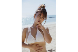 「“まるっ!むちっ!むにっ!”、まさにこれです」声優・井口裕香、写真集から先行カット 画像