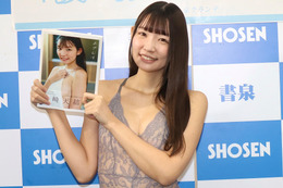 波崎天結、大胆セクシーな衣装でイベント登場!初写真集では髪ブラも披露 画像