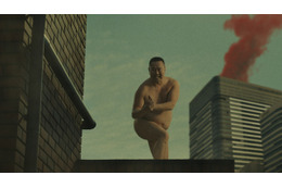 とにかく明るい安村、ネタのパンツは特注!40枚くらい持ってる 画像