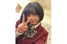制服姿もキュート!桑島海空、ショートヘアJKの自撮りショット公開 画像
