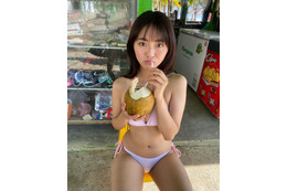 豊田ルナ、ピンクビキニで飾る2nd写真集オフショット！セクシーカットからおふざけ姿まで